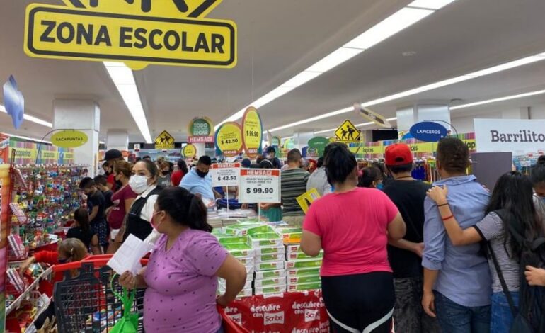 Por compras de pánico olvidan medidas preventivas en Monterrey