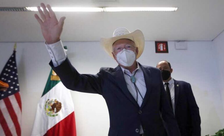 Nuevo embajador de EU llega a México con migración y pandemia como prioridad