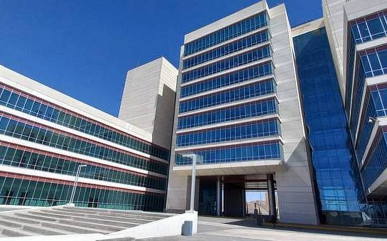 Vinculan a proceso a pareja sentimental de exvocero de Javier Corral