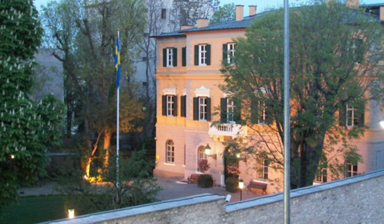 Ataque armado en consulado de Suecia en Turquía, deja una empleada herida