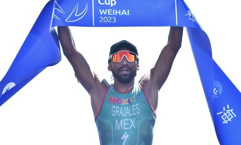 Crisanto Grajales triunfa en Copa del Mundo de Triatlón