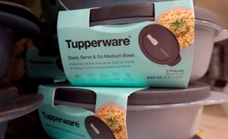 Tupperware aún respira, víctima de las cajas gratuitas de comida