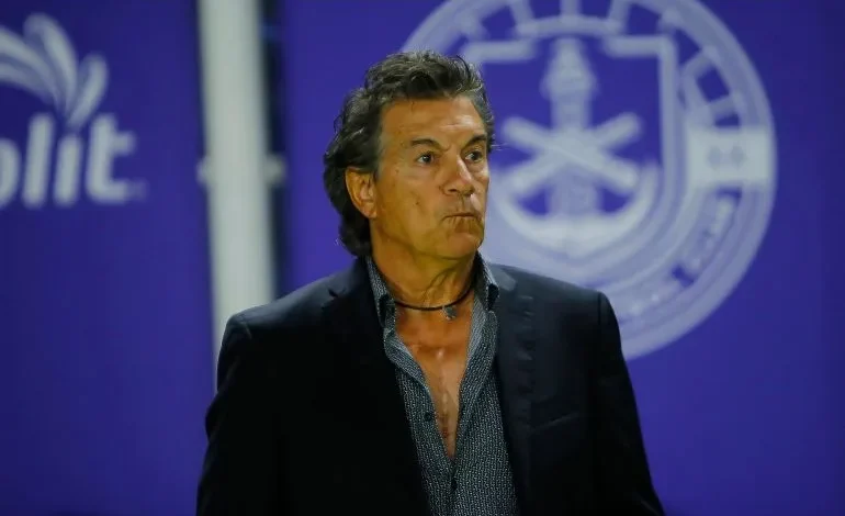 ¡Comienza la limpia! Romano y 10 jugadores se van de Mazatlán