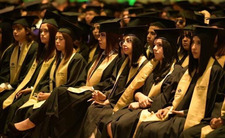 ¡Continúan las graduaciones! Más de 300 alumnos culminan estudios del Conalep