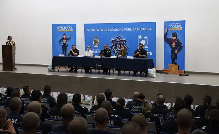 Policías Municipales destacados de agosto recibieron reconocimiento
