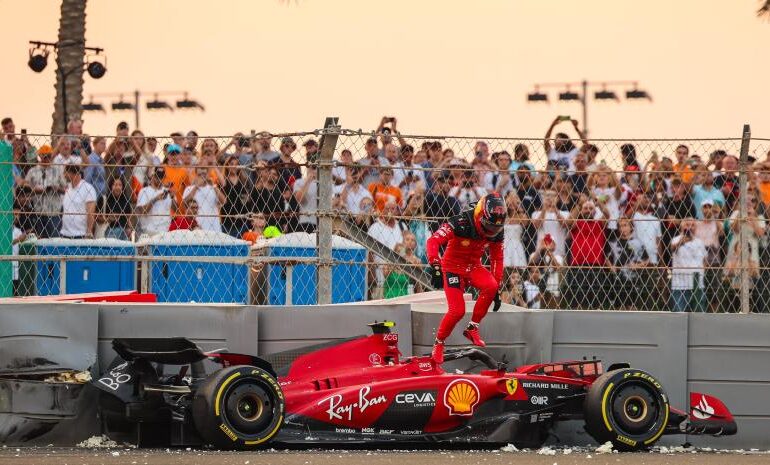 Leclerc lidera libres con apenas tiempo para rodar por accidentes; ‘Checo’, en quinto