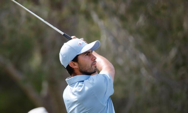 Álvaro Ortiz, líder en El Jaguar Golf Open