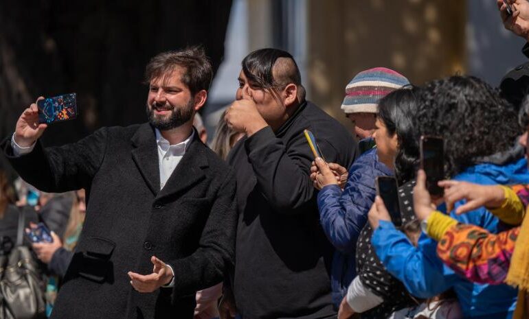 Chile rechaza la Constitución neoliberal y se resigna a quedarse con la pinochetista