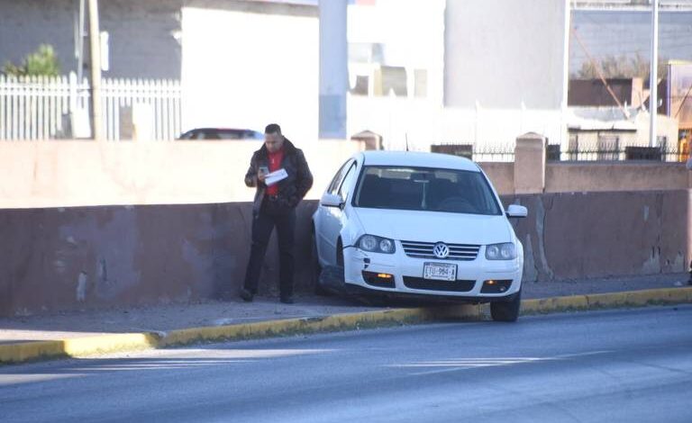 Se queda sin frenos y choca con muro de contención en el Canal y 31