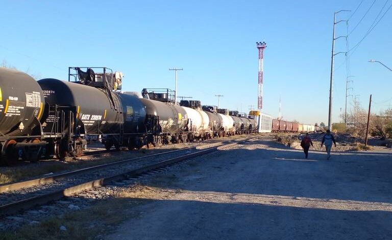 Suspensión a cruce de trenes es una medida para presionar: Salayandia