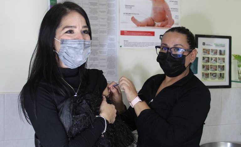 Atenciones por Covid-19 e influenza van a la baja en Chihuahua: Gumaro Barrios