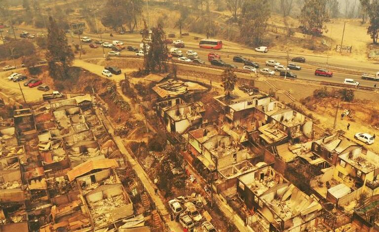 Incendios forestales en Chile arrasan a Viña del Mar y Valparaíso; van 46 muertos