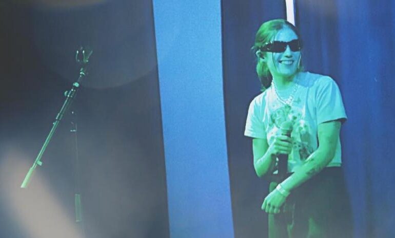 Valverdina complace a sus fans mexicanos con un discreto show en House of Vans