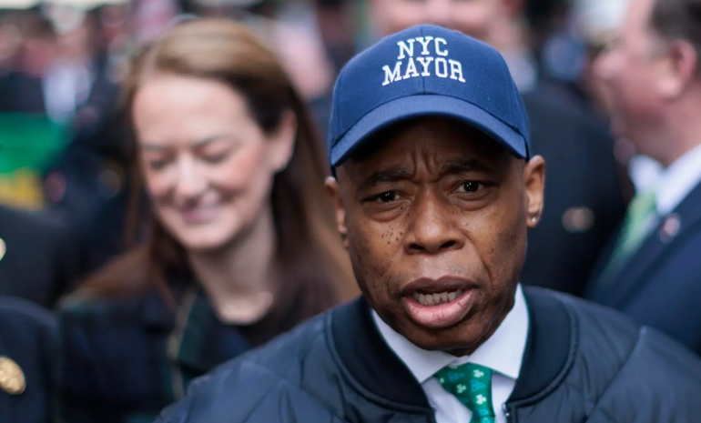 Nueva York y Chicago piden 2 millones de permisos de trabajo para indocumentados