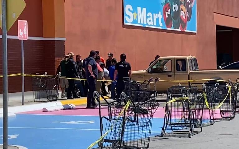 Muere hombre en estacionamiento de supermercado