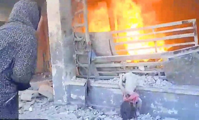 Al menos 30 muertos tras el bombardeo israelí en dos escuelas de Gaza