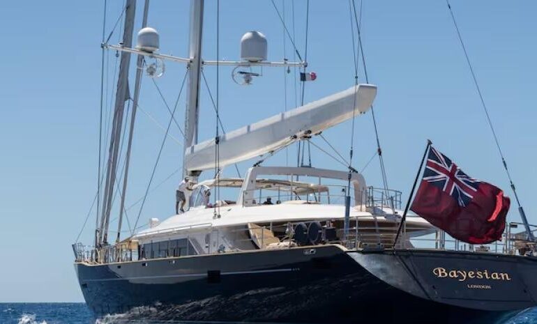 “No lo vimos venir”: clima extremo convierte a superyates en barquitos de papel