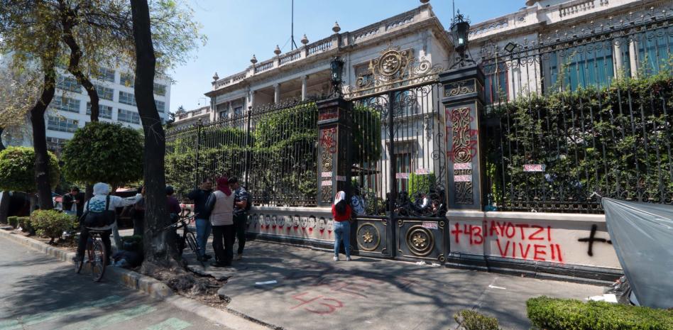 Por falta de pago suspenden servicio de teléfono e internet a la Segob