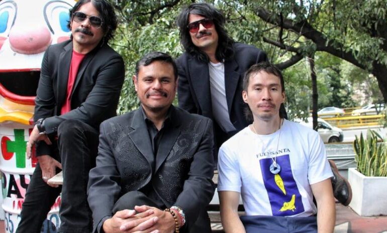 San Pascualito Rey rinde homenaje a Los Bukis a ritmo de su dark guapachoso