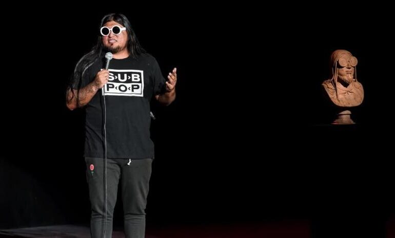 Carlos Ballarta llena el Auditorio Nacional y pone en alto el stand up mexicano