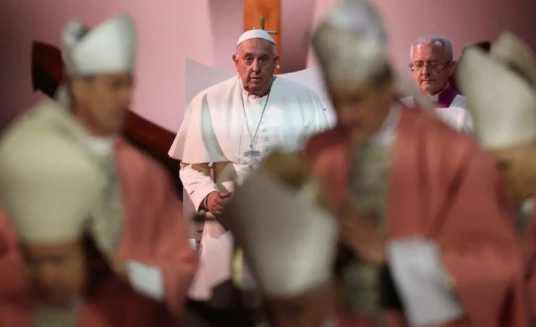 El papa revela que escapó a dos intentos de atentado en Irak en 2021