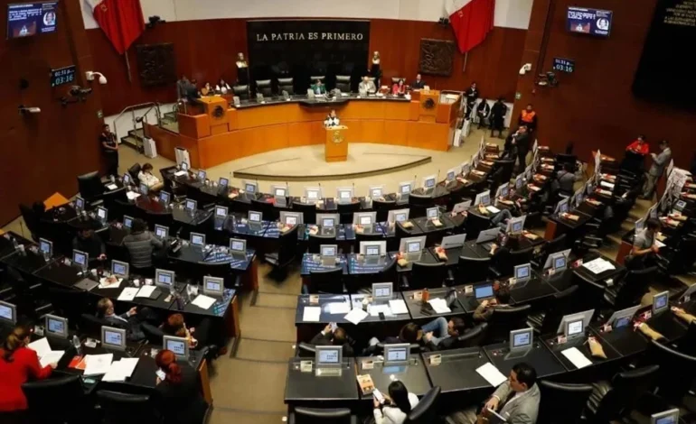 Avala Senado reforma para que Infonavit construya viviendas