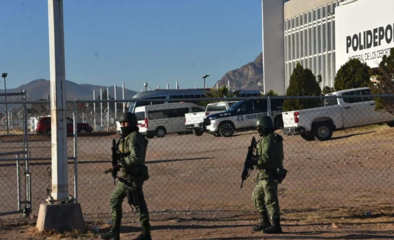 Traslada INM a los 39 migrantes asegurados en el Polideportivo Sur