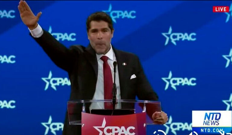 Eduardo Verástegui causan polémica por hacer gesto insignia del fascismo