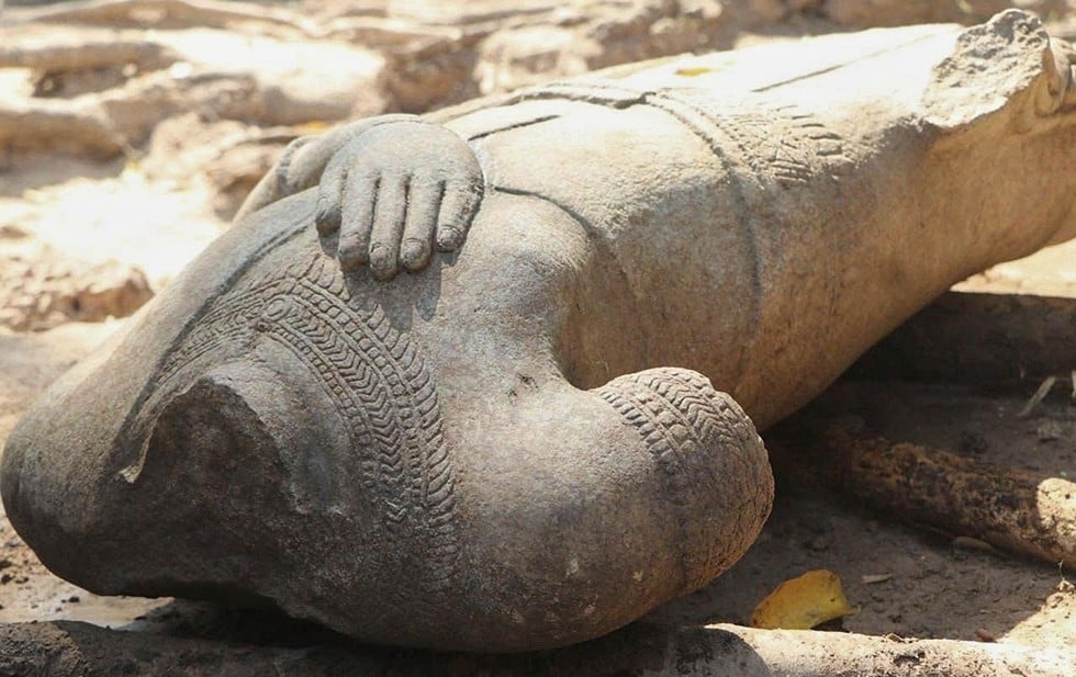 Encuentran el torso de una estatua de Buda en Camboya