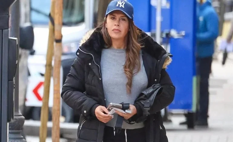 Retoma Karla Sofía Gascón su camino tras la controversia