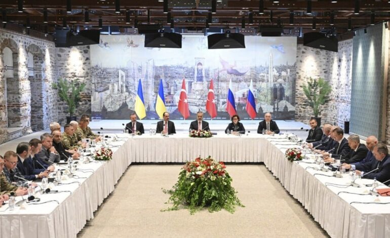 Pactan Rusia y Ucrania canje de mil prisioneros