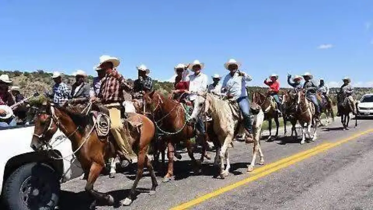 Señalan organizadores de Cabalgata Villista 2025 que alcalde de Parral no los recibe