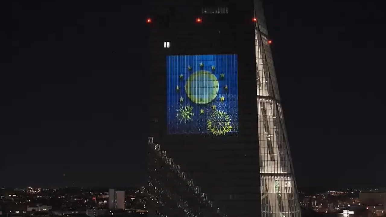 El BCE ilumina su sede por Bulgaria, que se une a la comunidad del euro