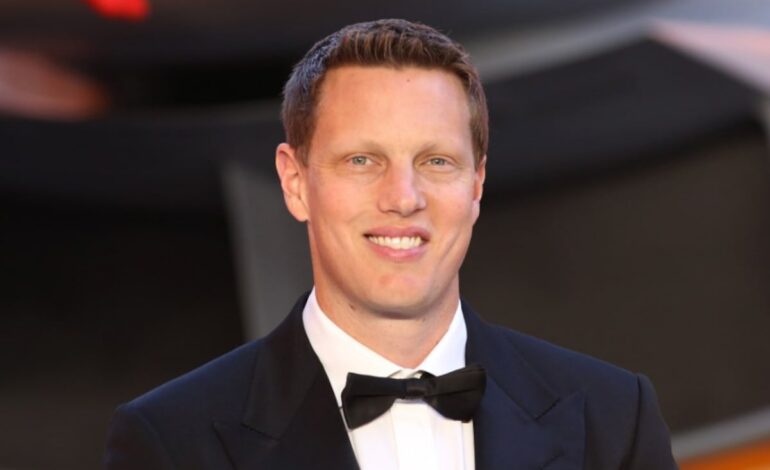 CEO de Paramount ofrece compromisos de producción y estrenos en cine si compra Warner